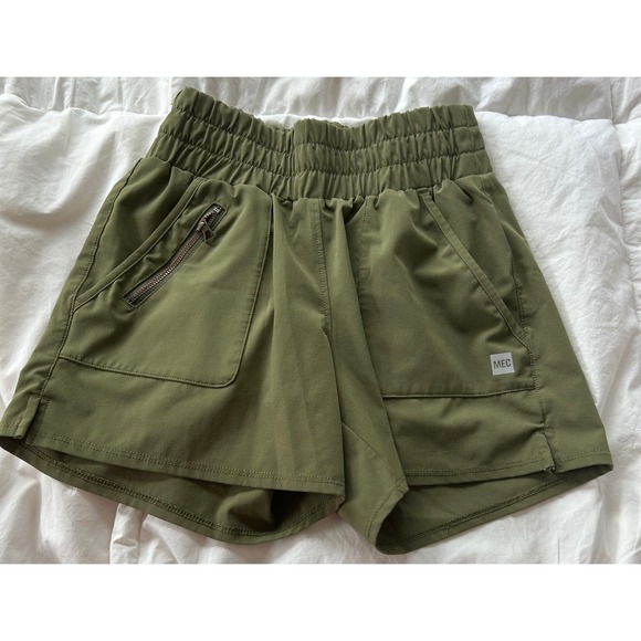 MEC Kids Athletic Shorts Hiking camping Pockets Elastic Waist Activewear Size 12 - Picture 1 of 3